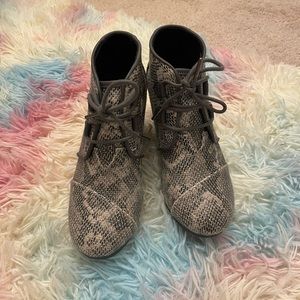 TOMS Snakeskin Wedges Size 7